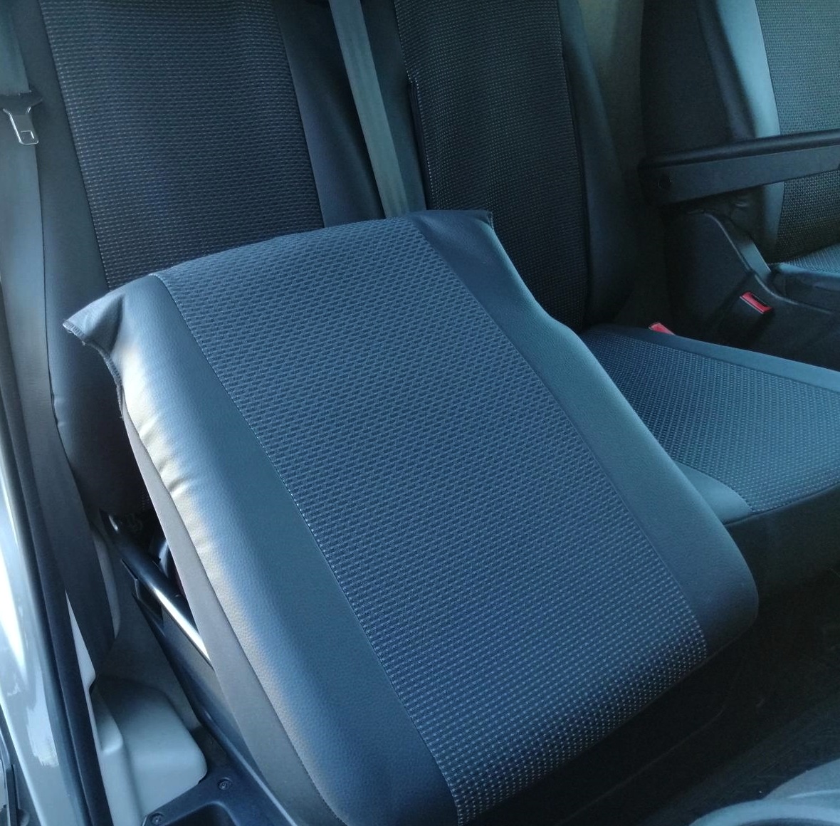 2+1 Huse Scaune pentru IVECO DAILY 2016+ Microbuze Negru Textil Piele Eco