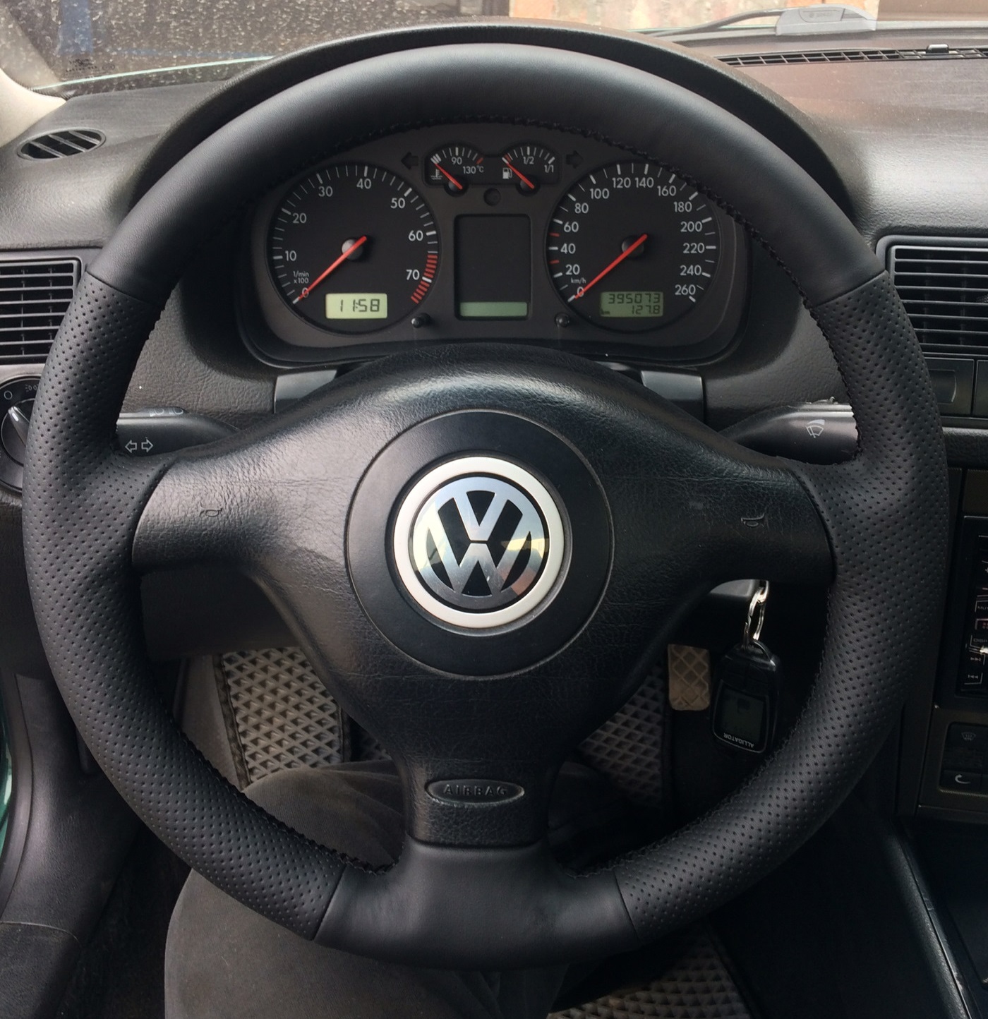 Lenkrad Abdeckung Für VW PASSAT B5,Bora,GOLF 4,Polo,Seat Leon Öko-Leder Zum Nähen