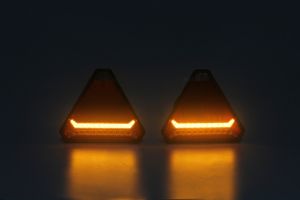 2 x Wireless Neon LED Triangulaire Aimant Feux Arriere Remorque Camion 12v 24v