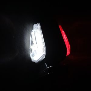 2 x 18 LED Begrenzungsleuchten Positionsleuchten Leuchten Dreieckig Rot/Weiß 12/24v