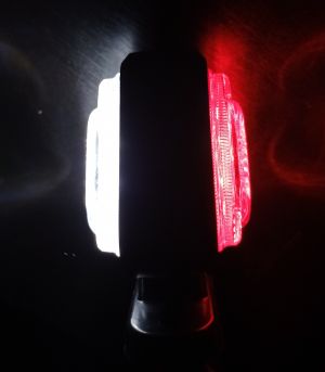 2 x 18 LED Begrenzungsleuchten Positionsleuchten Leuchten Dreieckig Rot/Weiß 12/24v