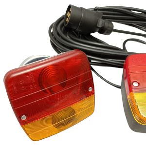 2 x Baklys till Tilhenger Lastebil Campingvogn Magnet 4 funksjoner 12v 24v